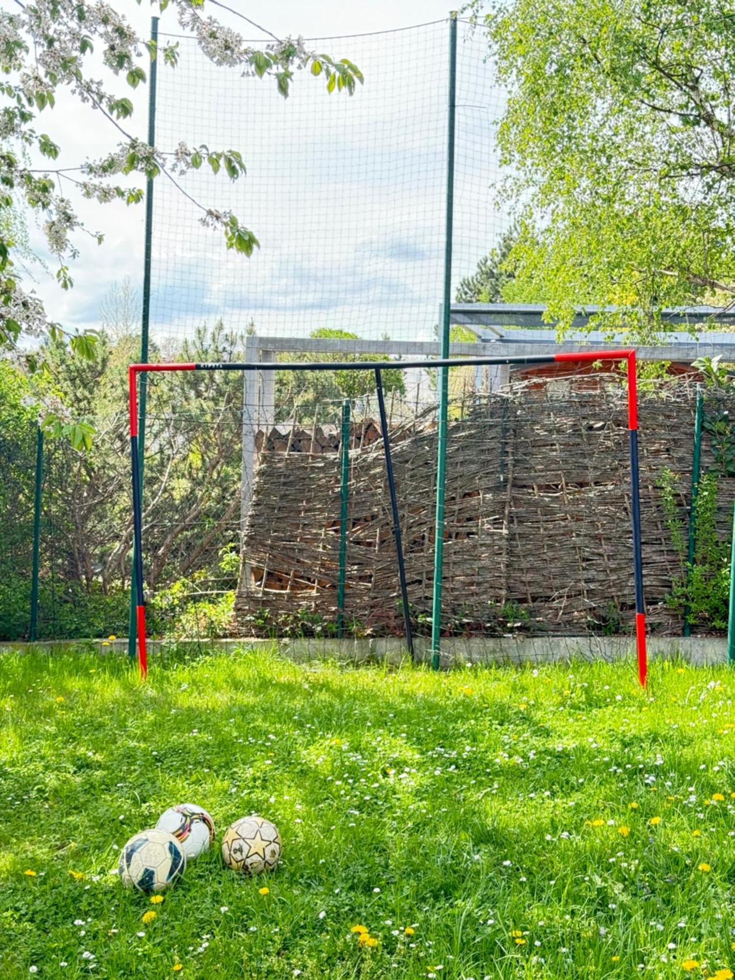 Diamondvilla, 4 Bedroom Apartment, Garden & Spa Prag Eksteriør billede